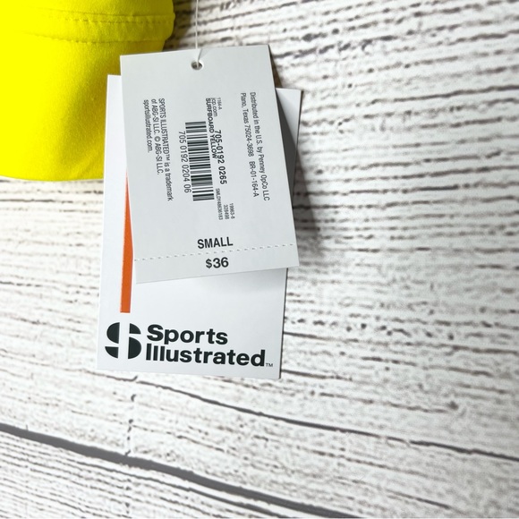 NWT Sports Illustrated Medium Support Surfboard Yellow Triangle Sports Bra Small - Picture 10 of 11